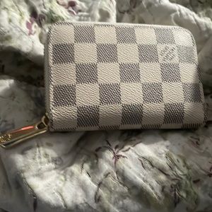 Louis vuitton zippy coin purse